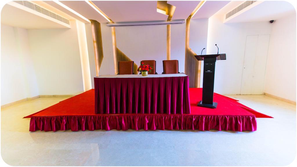 Lakshmi Hotel Thanjavur Exterior photo
